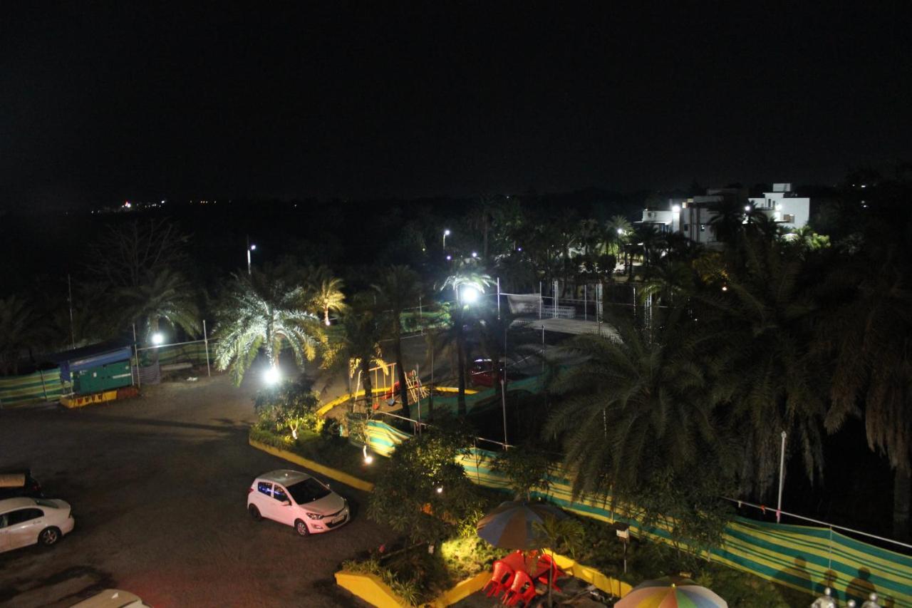 Hotel Silver Resort Daman Luaran gambar