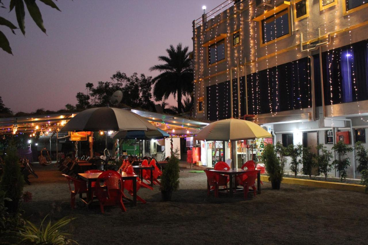 Hotel Silver Resort Daman Luaran gambar